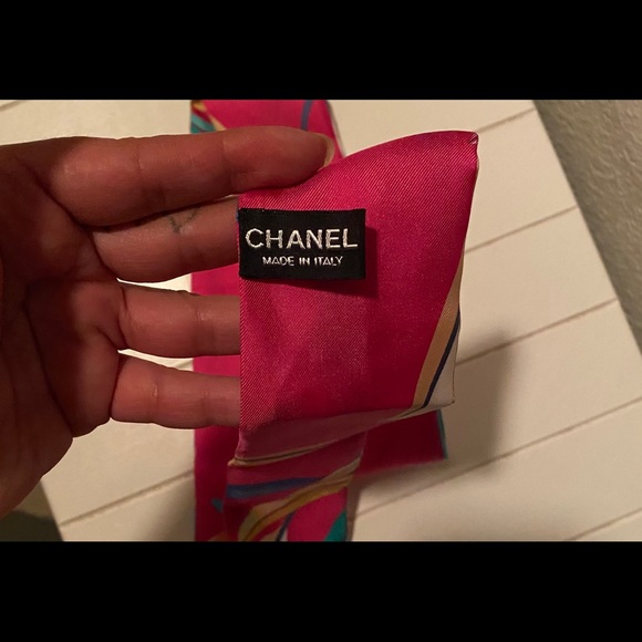 🔴SOLD🔴Pink Authentic Chanel Bandeau Scarf Twilly - Picture 6 of 9